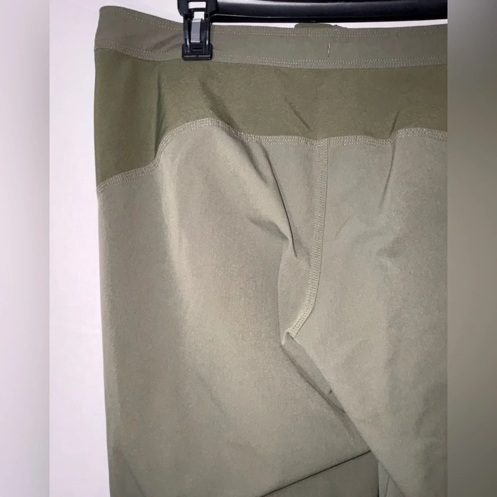The North Face Olive Green Hiking Pants with Red Drawstrings - Picture 7 of 12